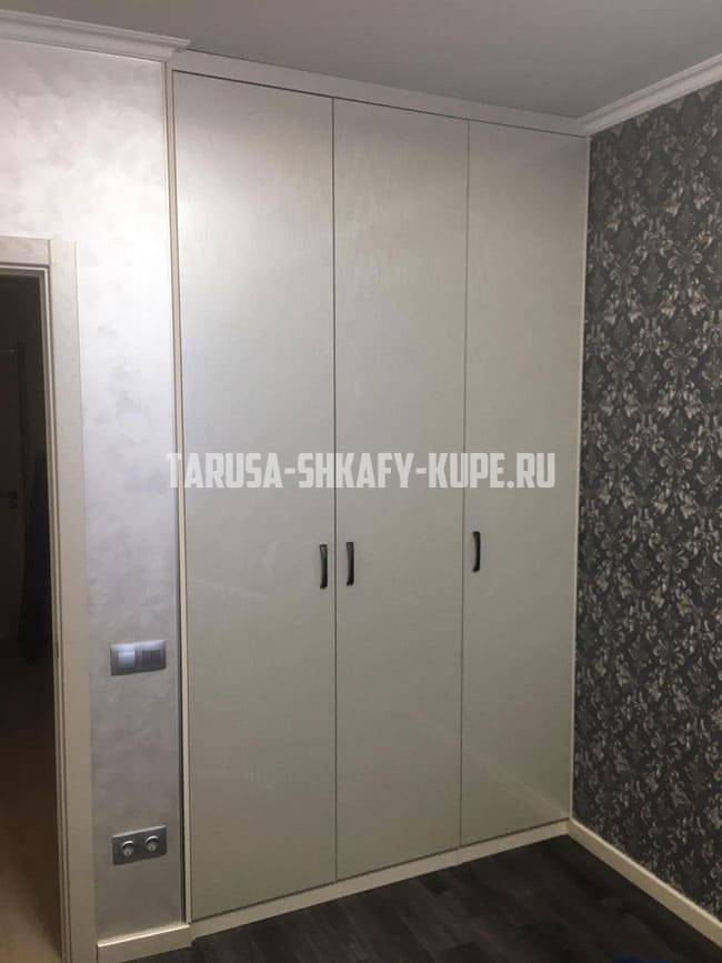 Распашные шкафы Таруса